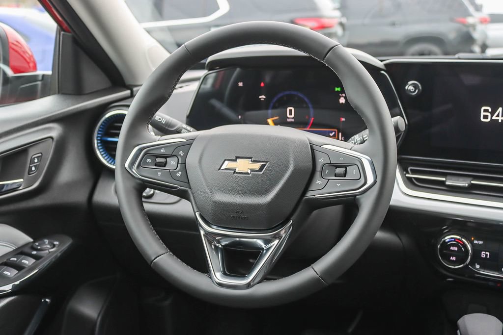Used 2026 Chevrolet Trax LT w/ Sunroof Package FWD image 14