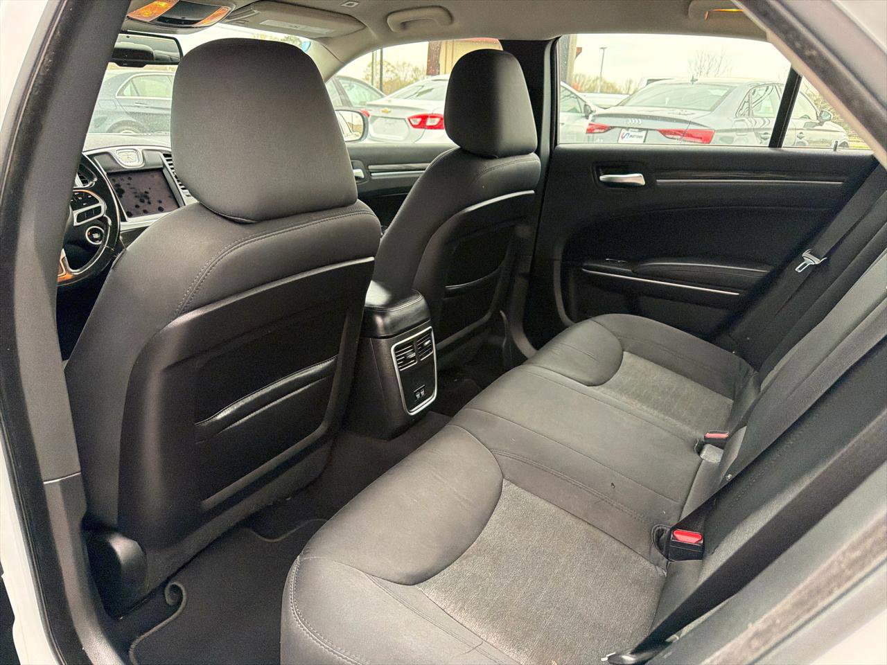 Used 2019 Chrysler 300 Touring w/ Sport Appearance Package image 12