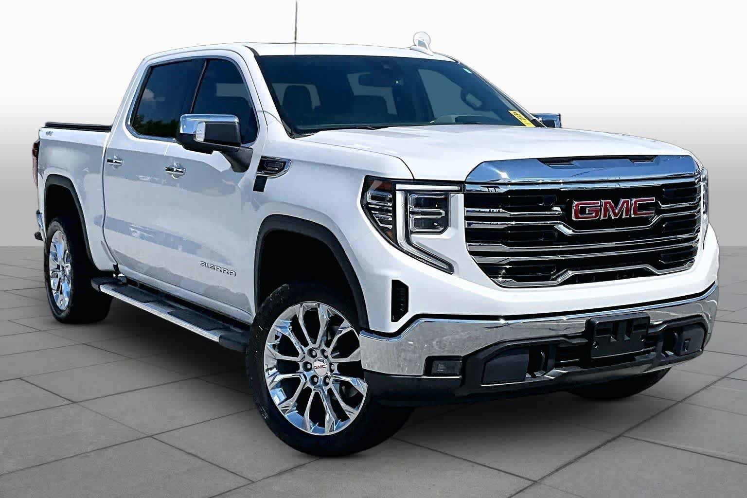 Used 2022 GMC Sierra 1500 SLT w/ SLT Convenience Package AWD/4WD image 3