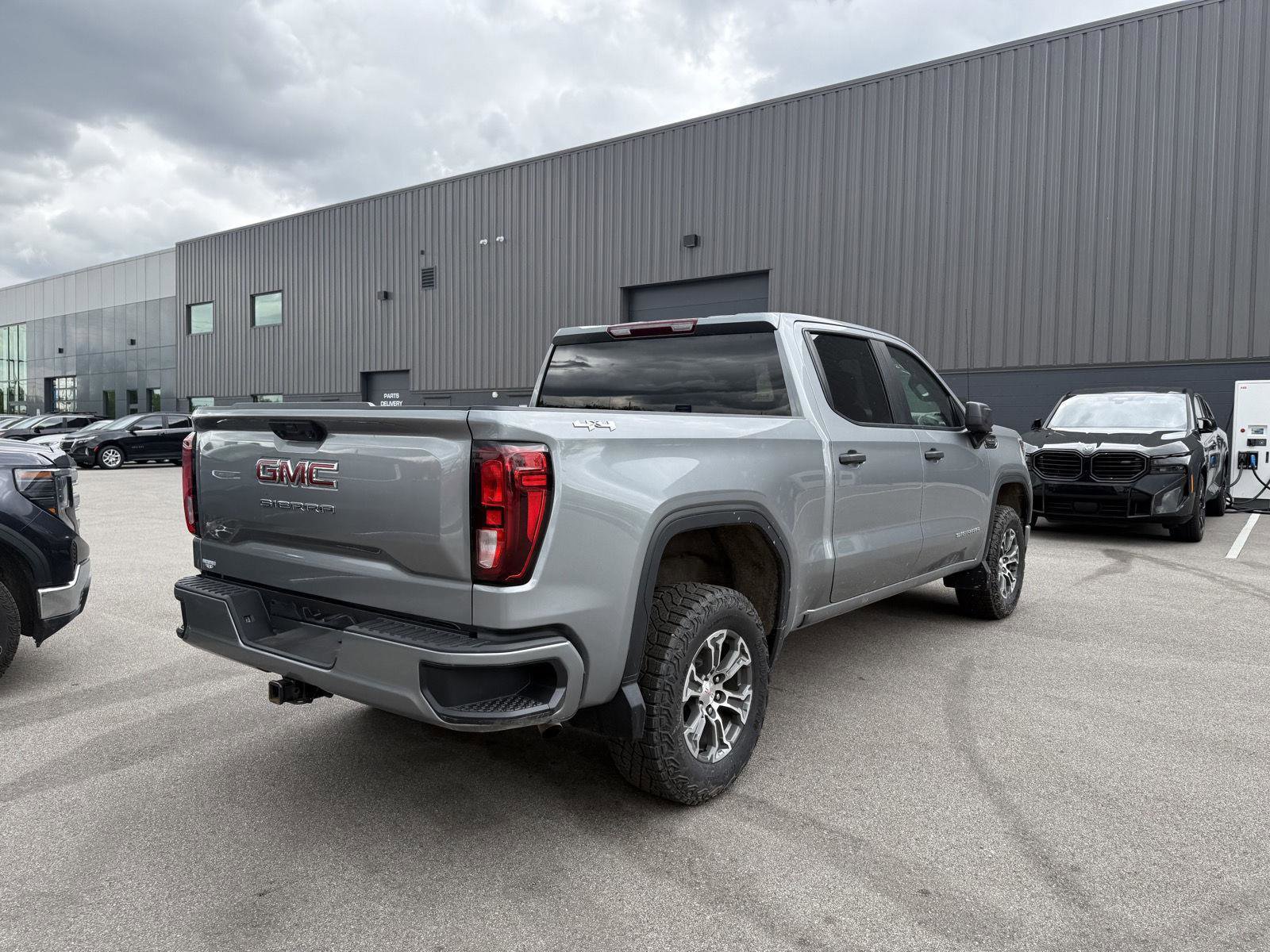 Used 2024 GMC Sierra 1500 Pro w/ Graphite Edition AWD/4WD image 3