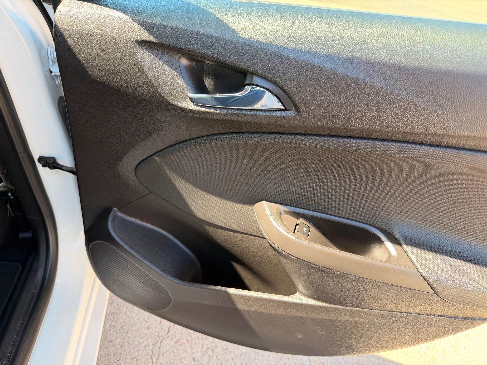 Used 2016 Chevrolet Cruze LS image 26