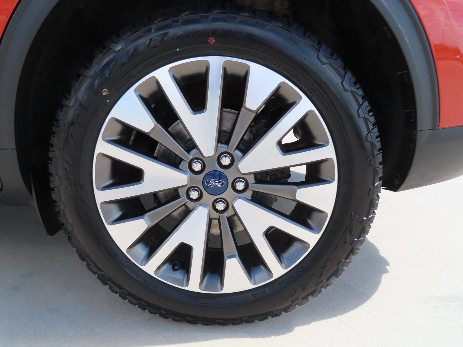 Used 2020 Ford Escape Titanium AWD/4WD image 6