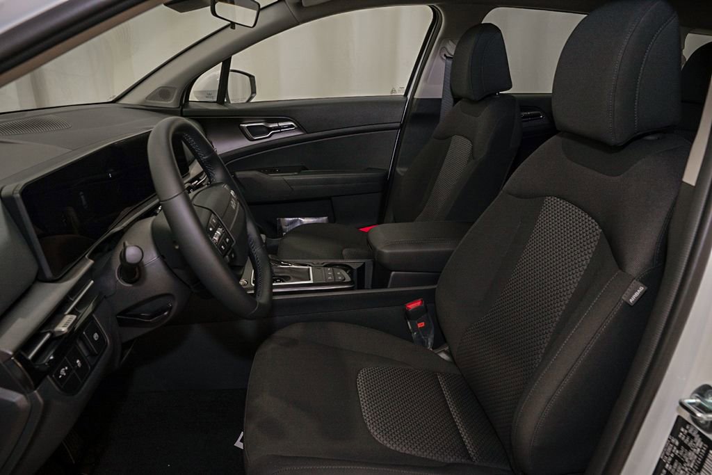 New 2026 Kia Sportage LX FWD image 11