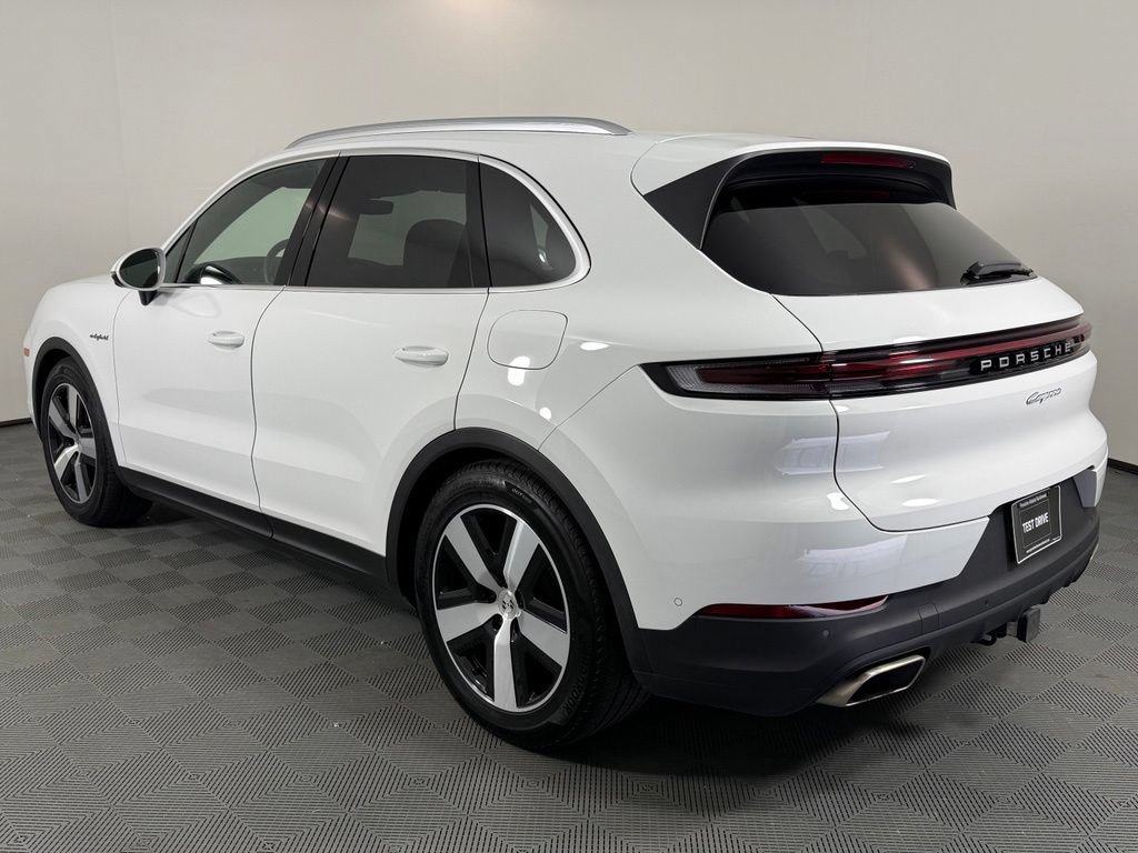 Certified 2026 Porsche Cayenne E-Hybrid AWD/4WD image 3