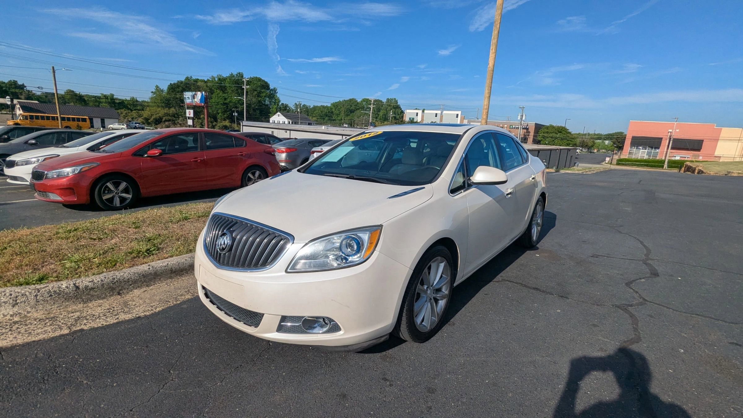 Used 2012 Buick Verano Leather FWD image 3