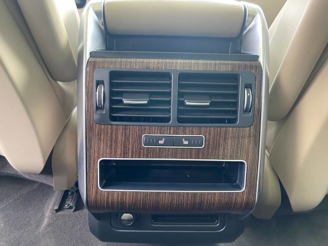 Used 2016 Land Rover Range Rover Sport HSE image 16