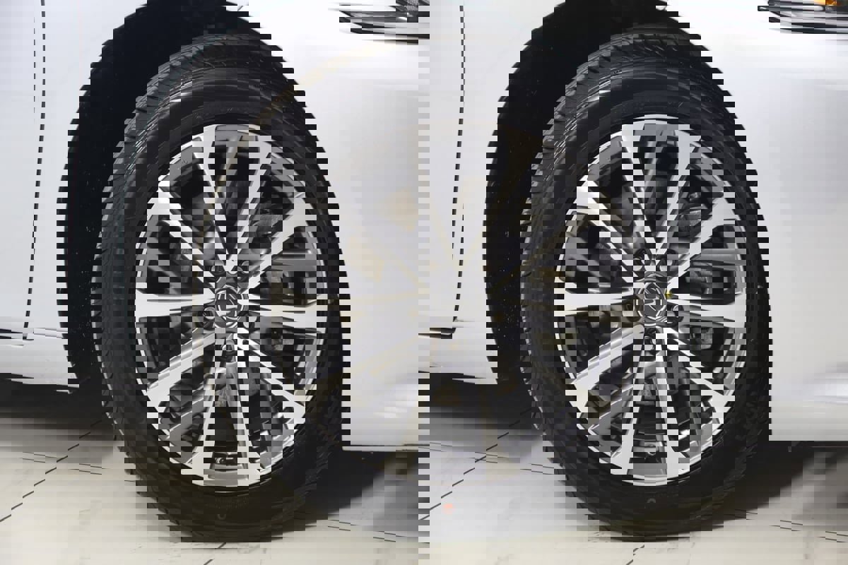 Used 2024 Lexus ES 350 w/ Accessory Package (Z2) image 14