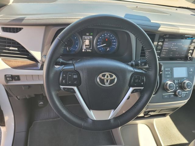 Used 2020 Toyota Sienna XLE image 30