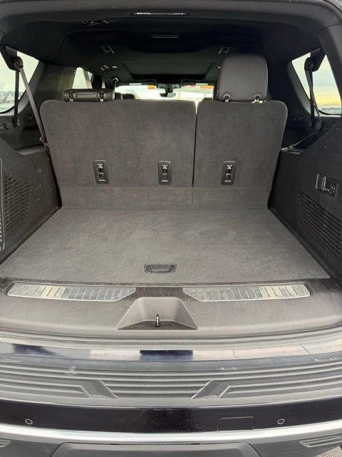 Used 2022 Chevrolet Suburban High Country image 24