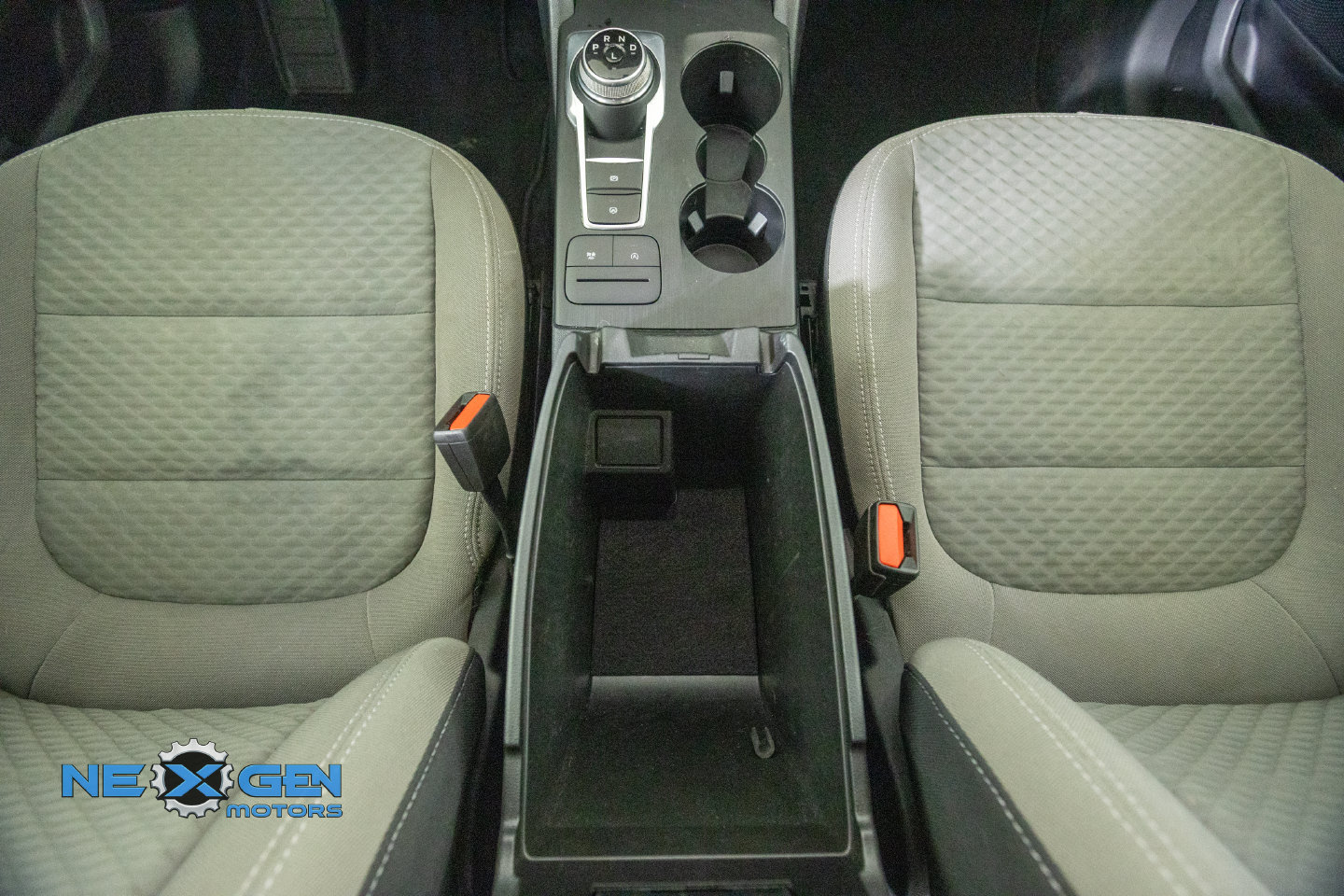 Used 2022 Ford Escape SE w/ SE Sport Appearance Package FWD image 35