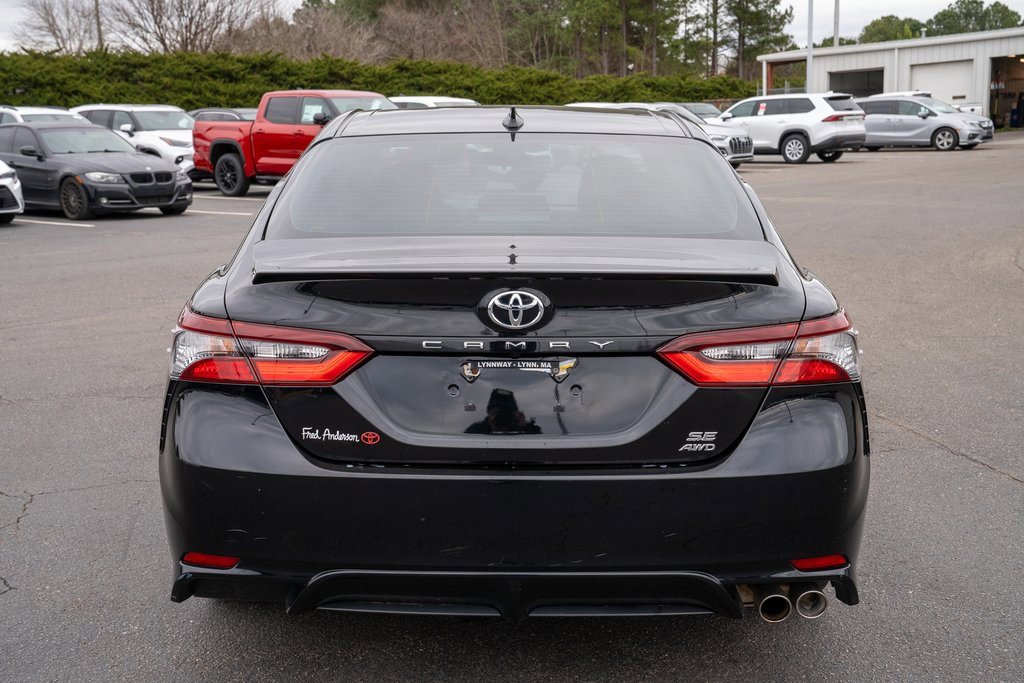 Used 2021 Toyota Camry SE image 4