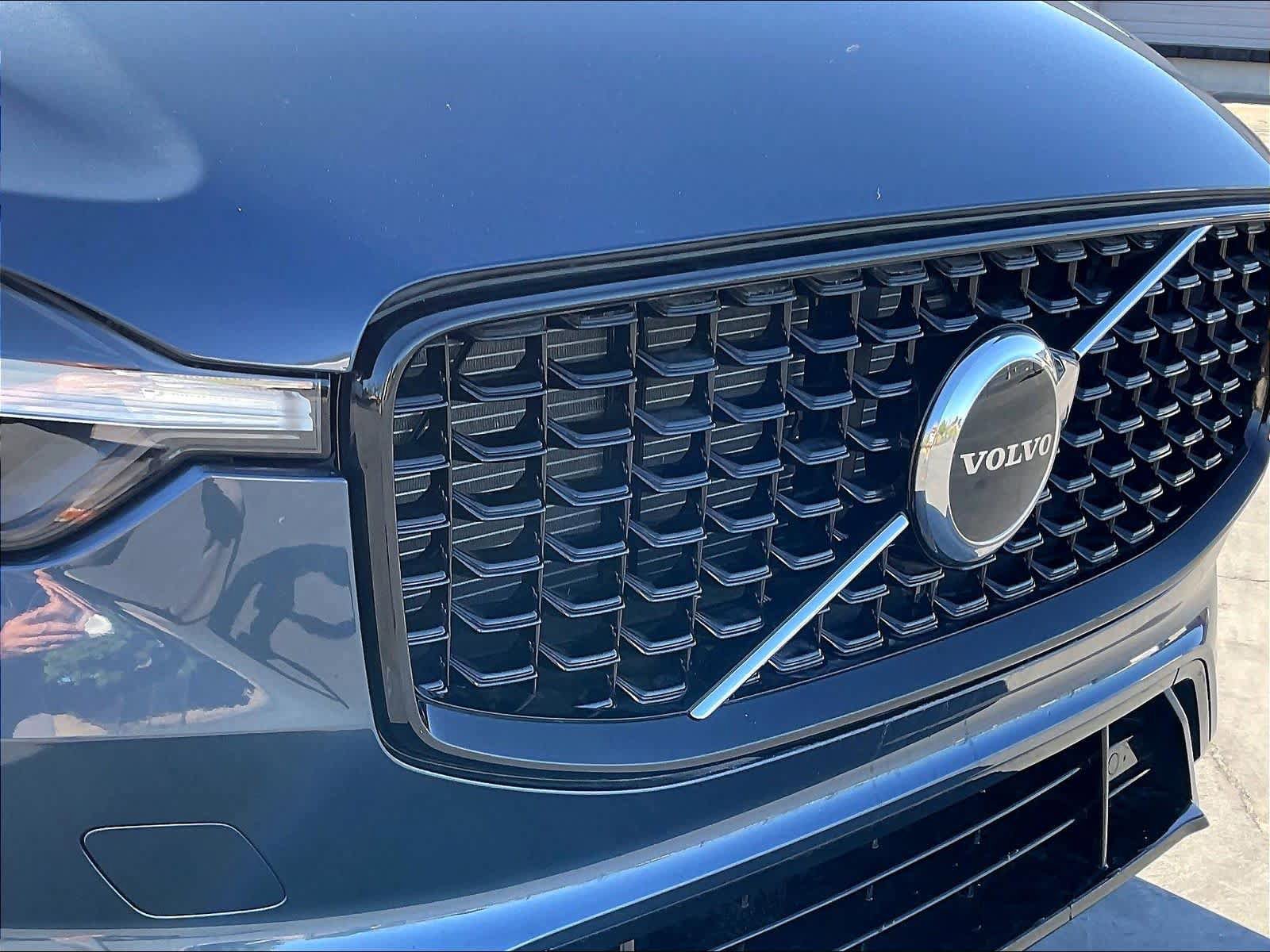 New 2025 Volvo XC60 B5 Core w/ Protection Package Premier image 33