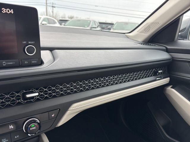 Used 2025 Honda Accord SE image 30