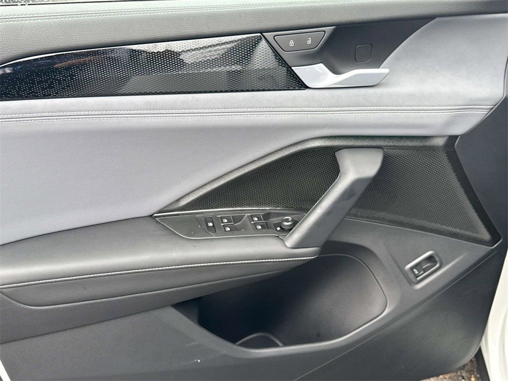 New 2026 Volkswagen Tiguan SE image 12