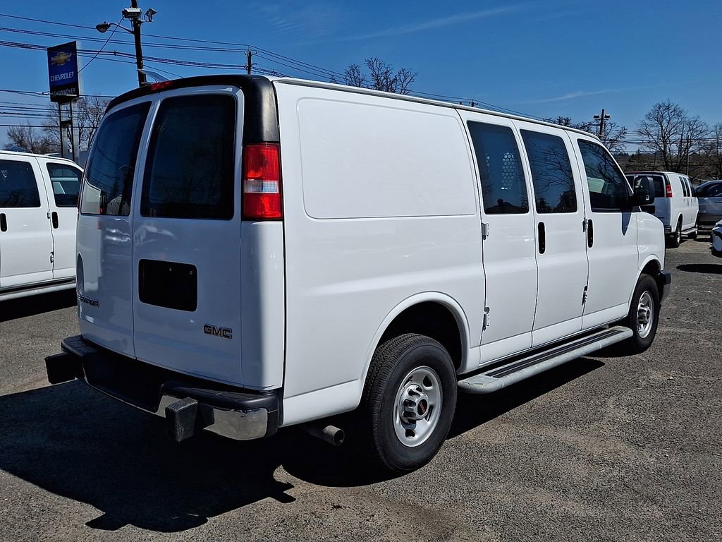 Used 2024 GMC Savana 2500 w/ Driver Convenience Package image 9