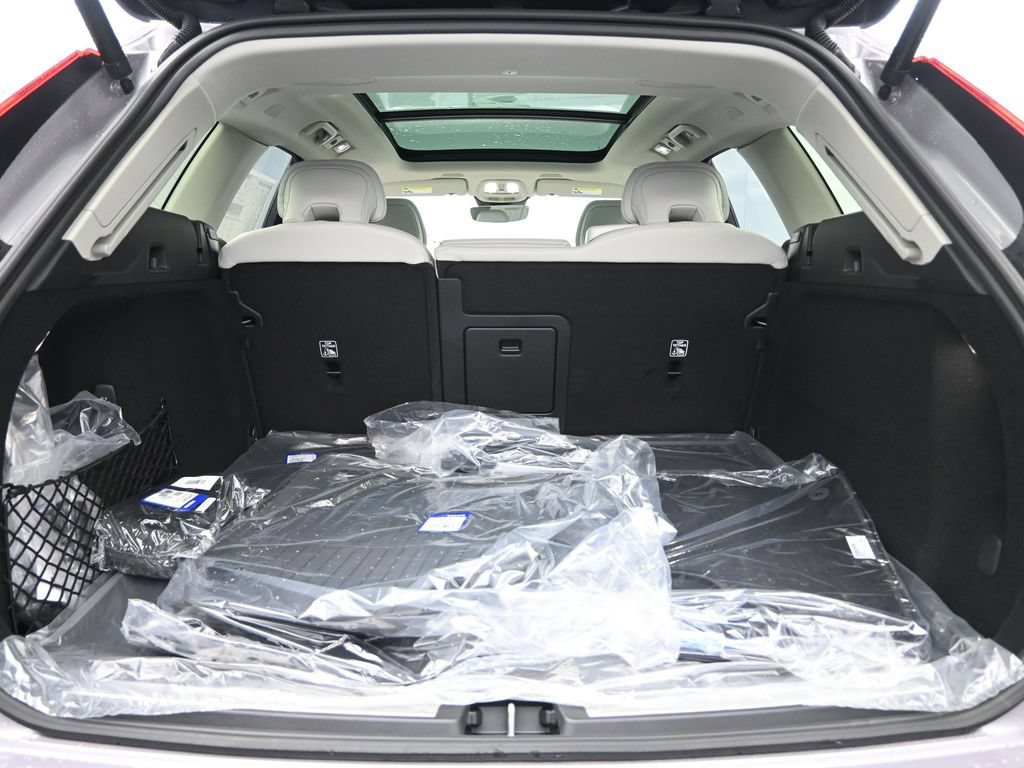 New 2026 Volvo XC60 T8 Ultra w/ Protection Package Premier AWD/4WD image 25