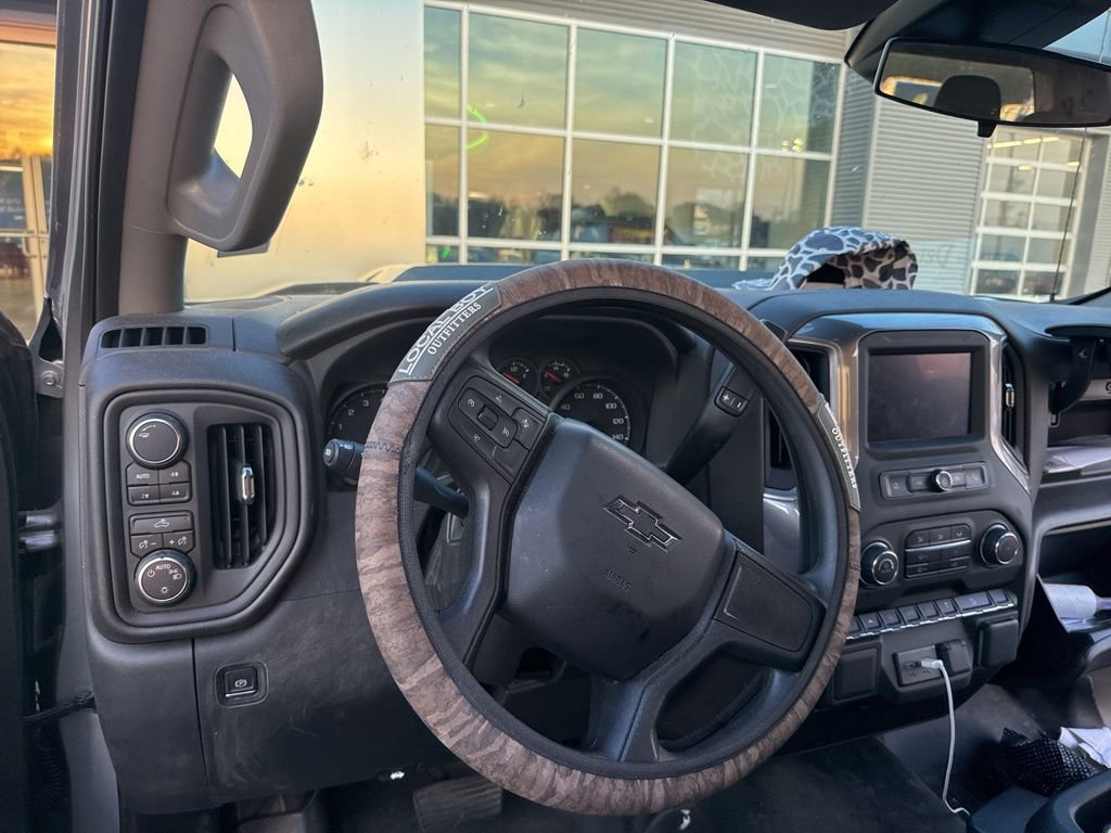 Used 2024 Chevrolet Silverado 1500 Custom Trail Boss w/ LPO, Dark Essentials Package image 11