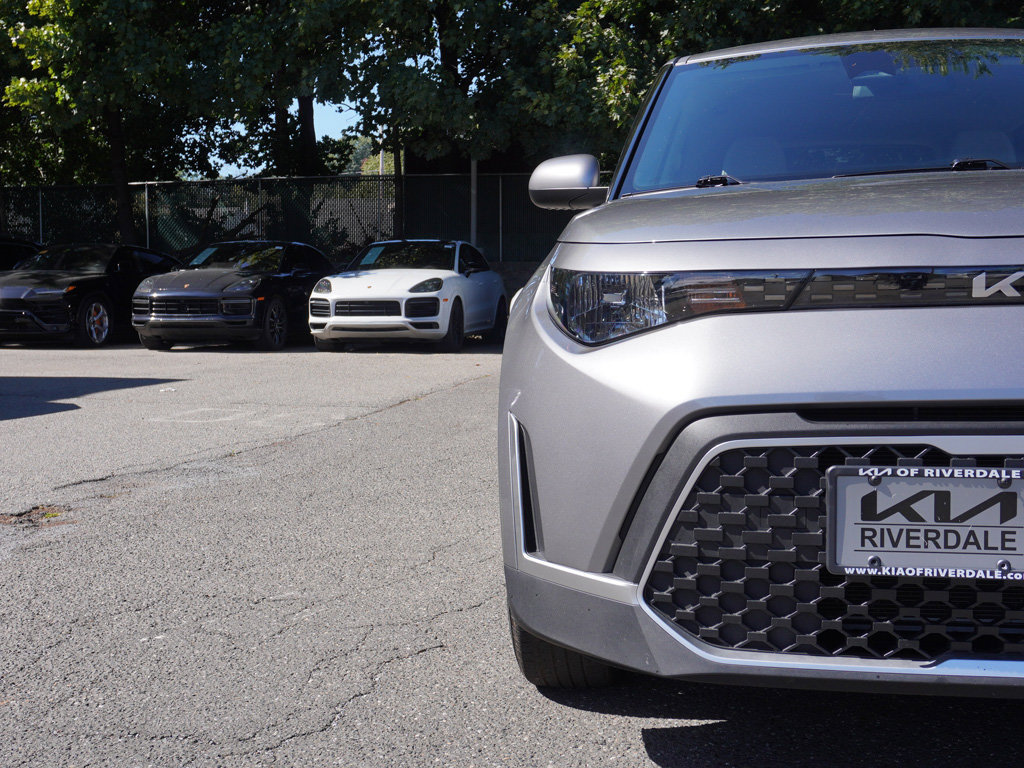 Used 2025 Kia Soul LX w/ LX Technology Package FWD image 11