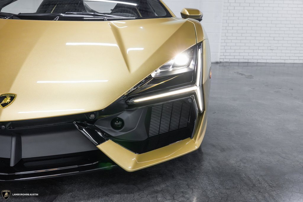 Used 2025 Lamborghini Revuelto image 6