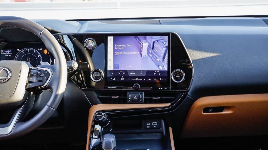 Used 2025 Lexus NX 250 FWD w/ Premium Package image 16