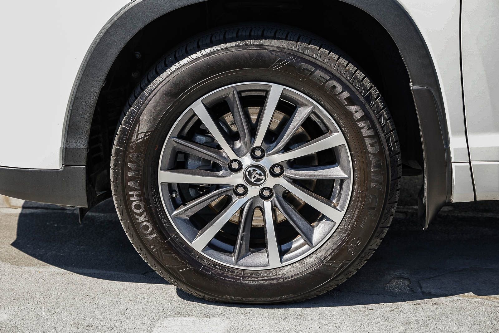 Used 2017 Toyota Highlander XLE image 4