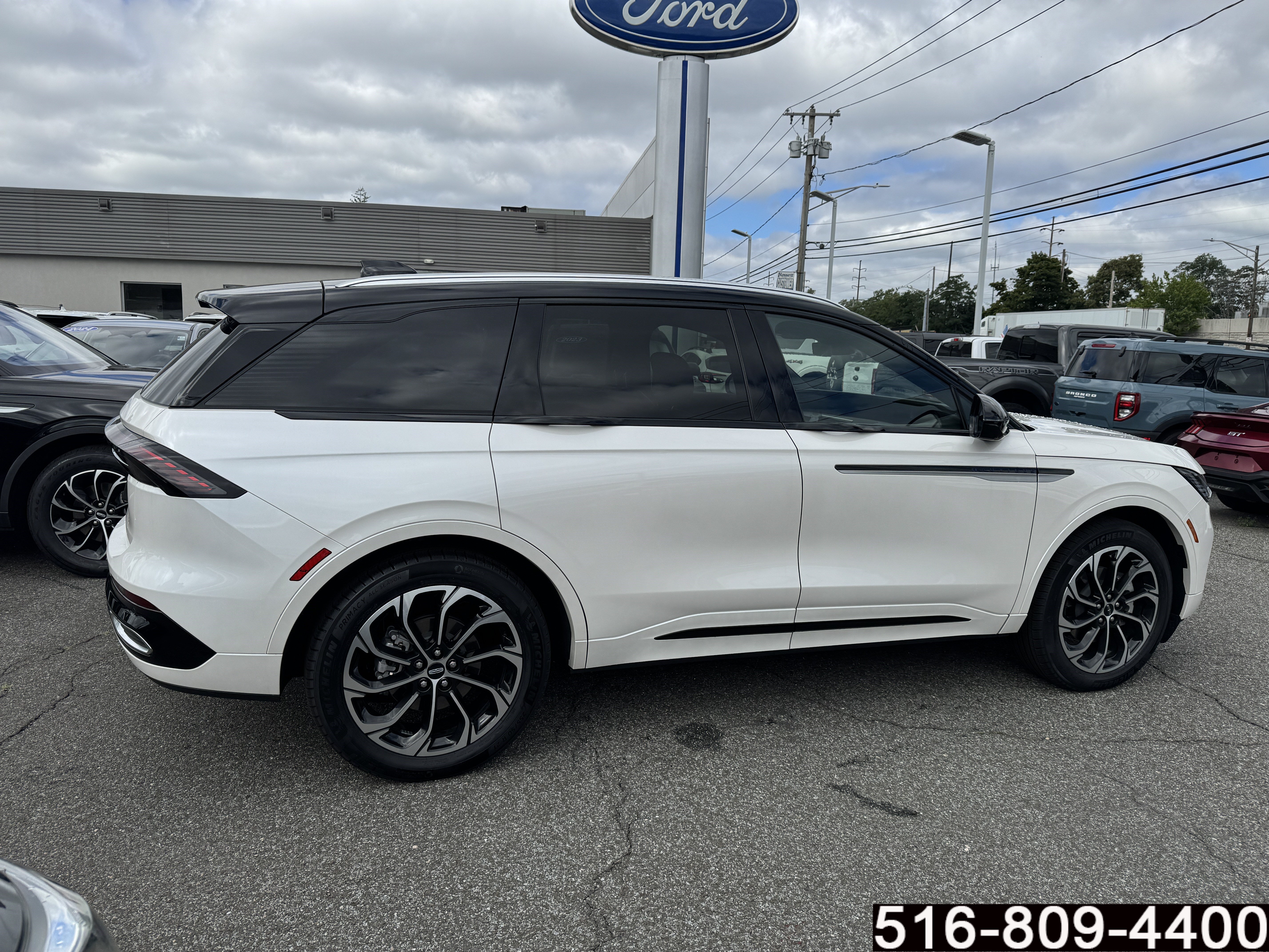 Used 2026 Lincoln Nautilus Reserve AWD/4WD image 4