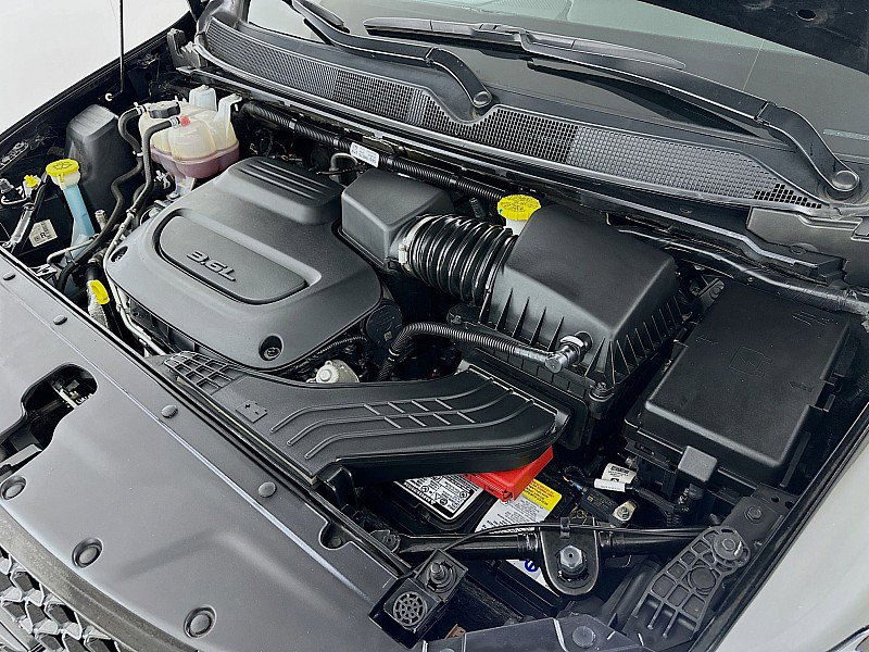 Used 2025 Chrysler Pacifica Limited image 31