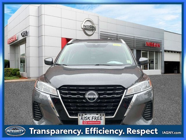 Used 2023 Nissan Kicks SV FWD image 2