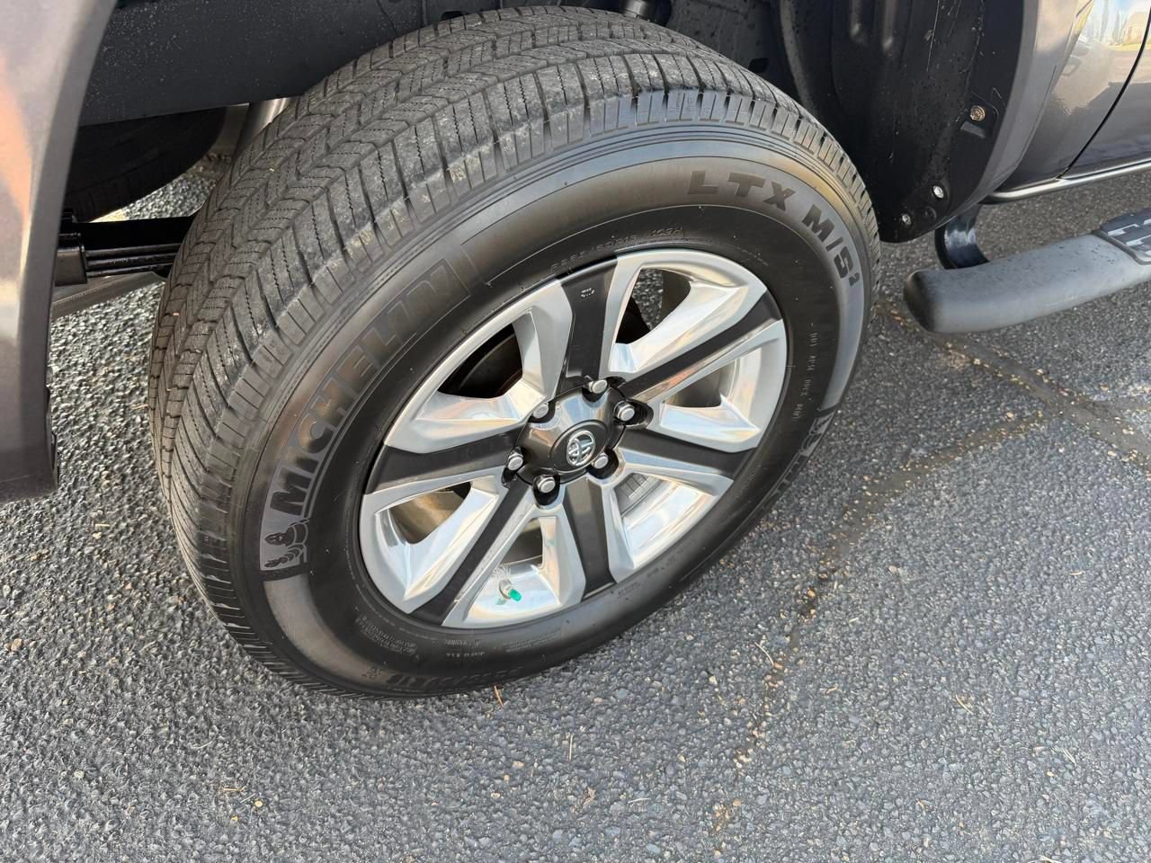 Used 2019 Toyota Tacoma Limited RWD image 26