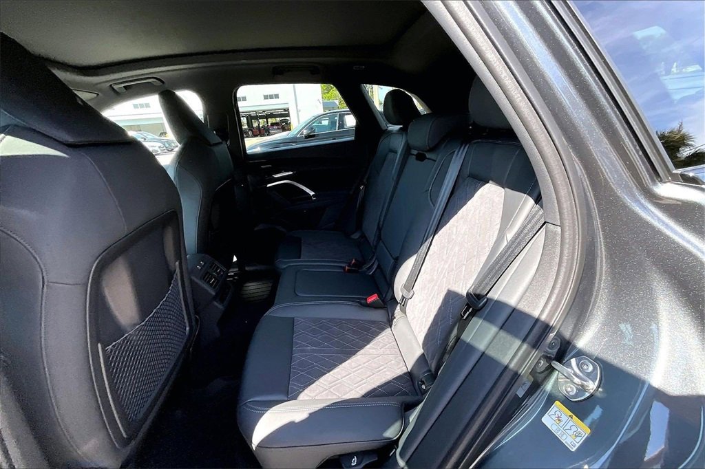 Used 2025 Audi SQ5 Premium Plus image 17