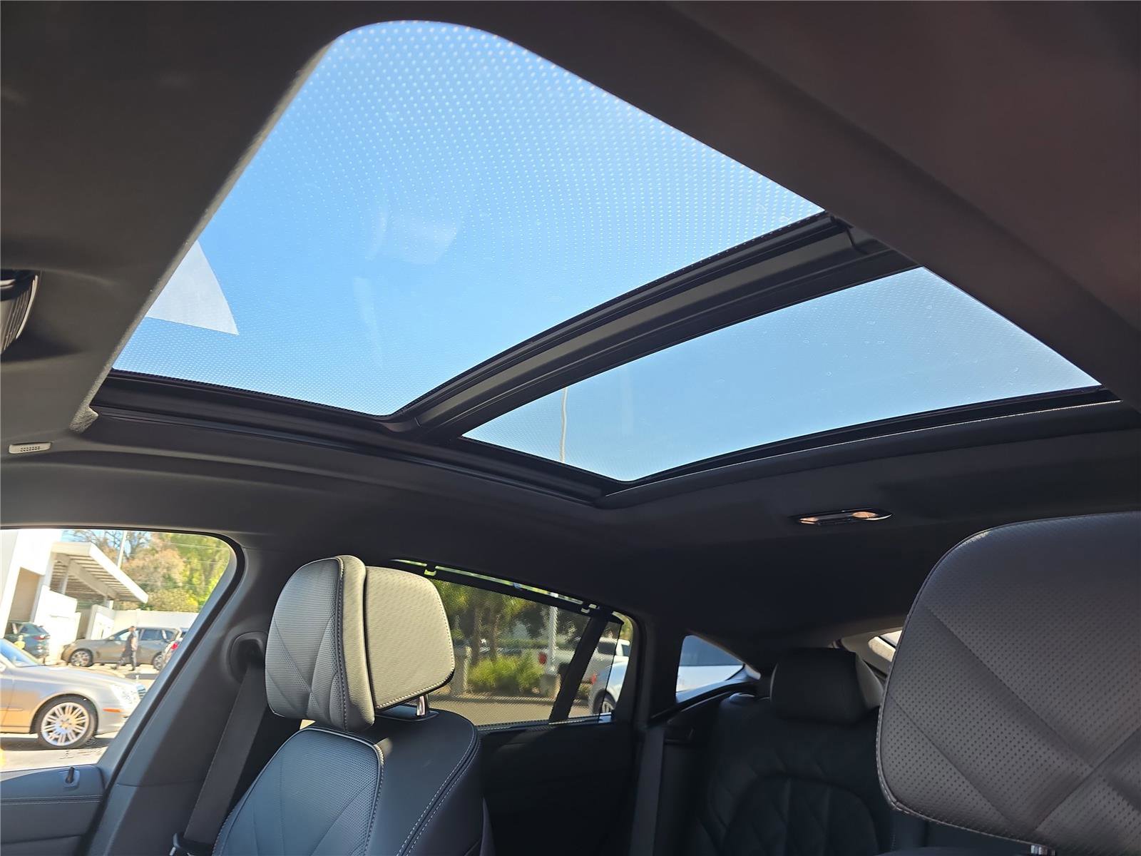 Used 2025 BMW X6 M60i image 27