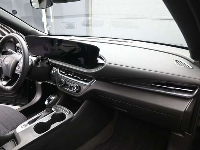 Used 2025 Buick Envista Preferred image 27