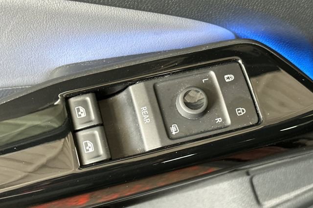 Used 2022 Volkswagen ID.4 Pro AWD/4WD image 14