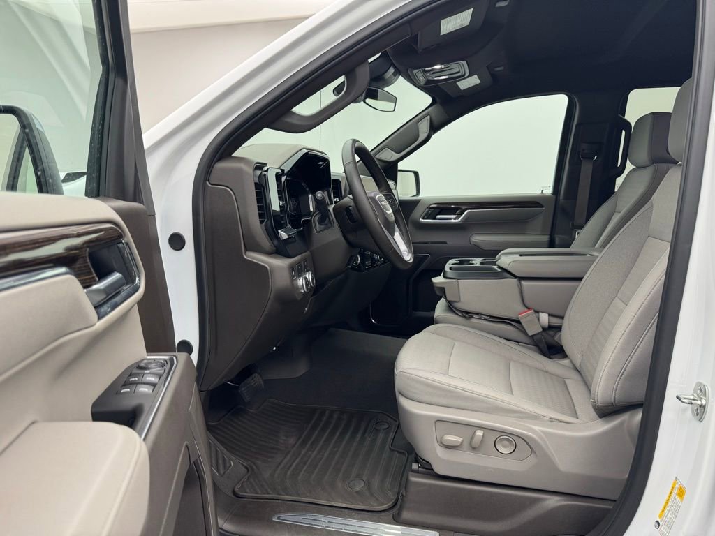 Used 2025 GMC Sierra 1500 SLE image 15