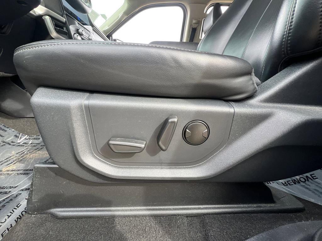 Used 2024 Ford Expedition Max XLT image 28