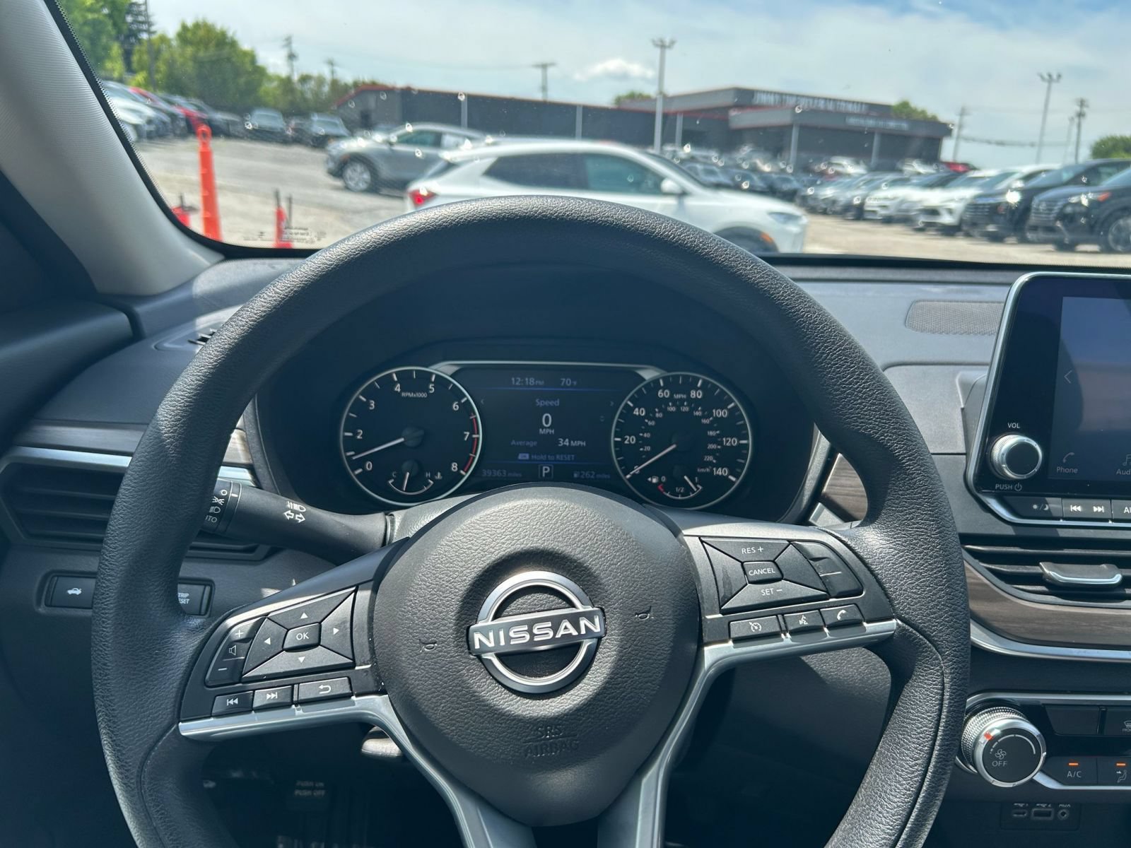 Used 2025 Nissan Altima 2.5 SV FWD image 29