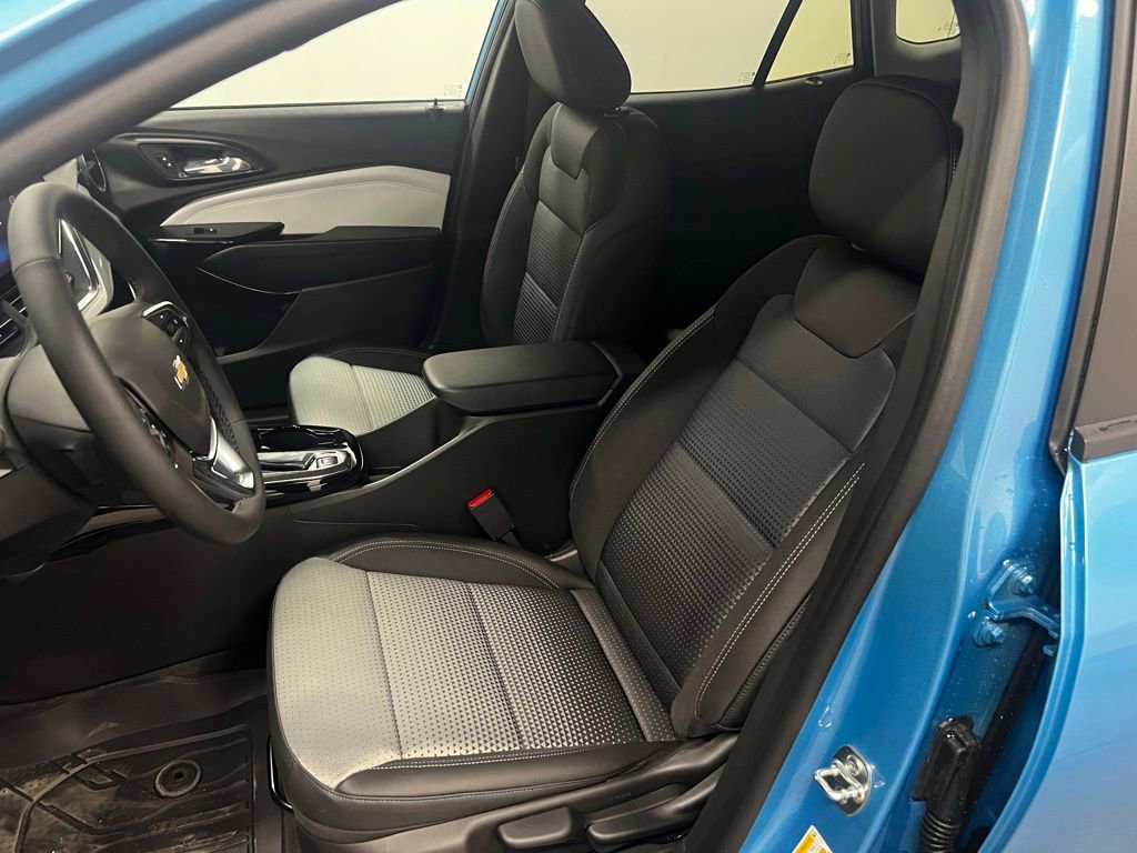 New 2026 Chevrolet Trax LT w/ LT Convenience Package image 21