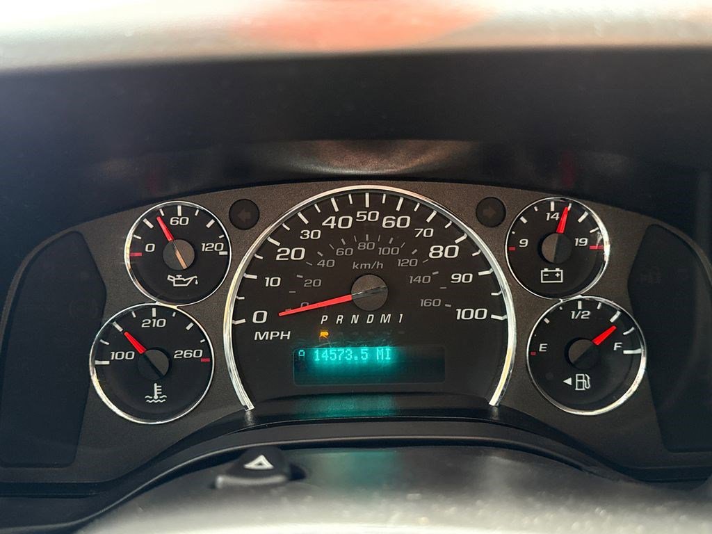 Used 2022 Chevrolet Express 2500 RWD image 23