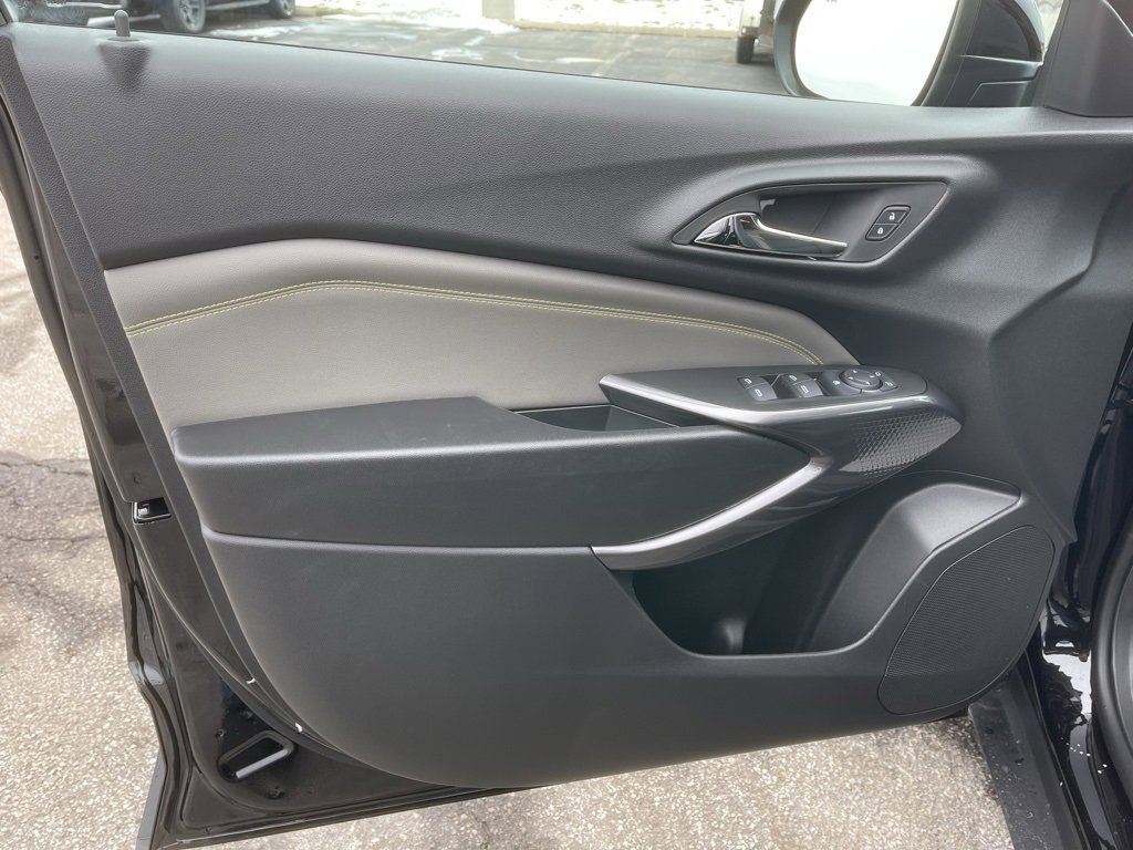 New 2026 Chevrolet Trax ACTIV w/ Sunroof Package image 9