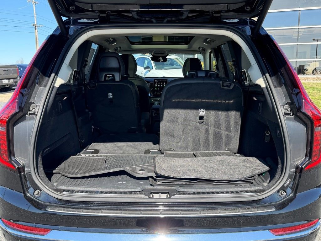 Certified 2025 Volvo XC90 T8 Ultra w/ Protection Package Premier image 19