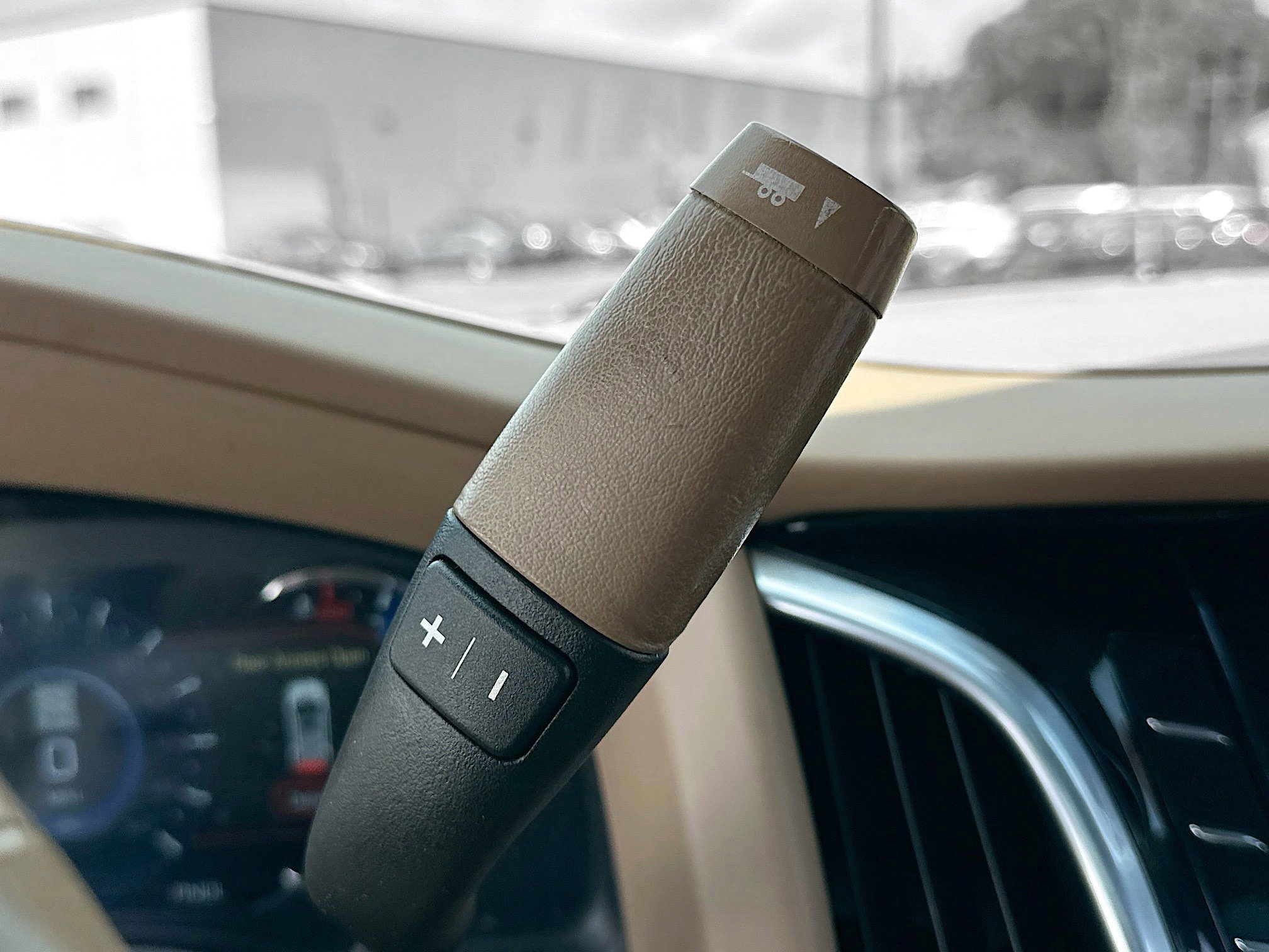 Used 2020 Cadillac Escalade Platinum image 11