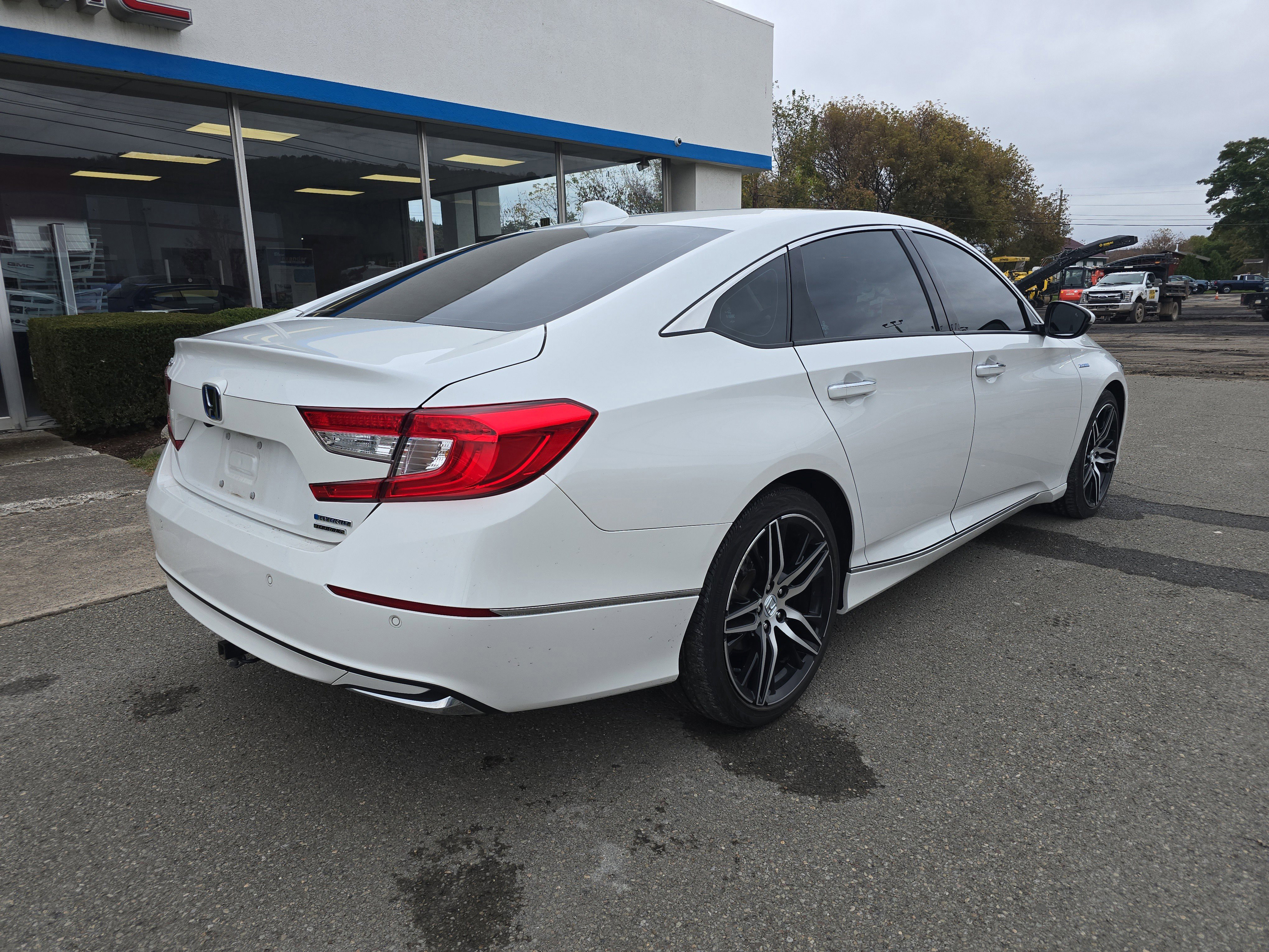 Used 2021 Honda Accord Touring image 3