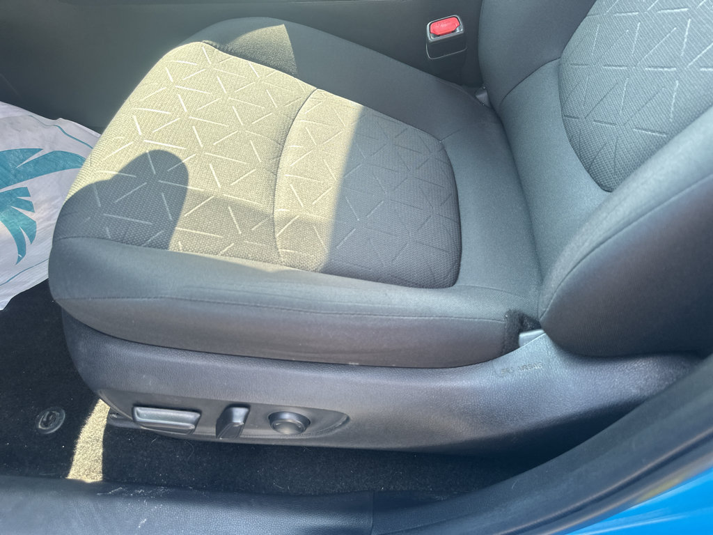 Used 2020 Toyota RAV4 XLE w/ Convenience Package FWD image 6