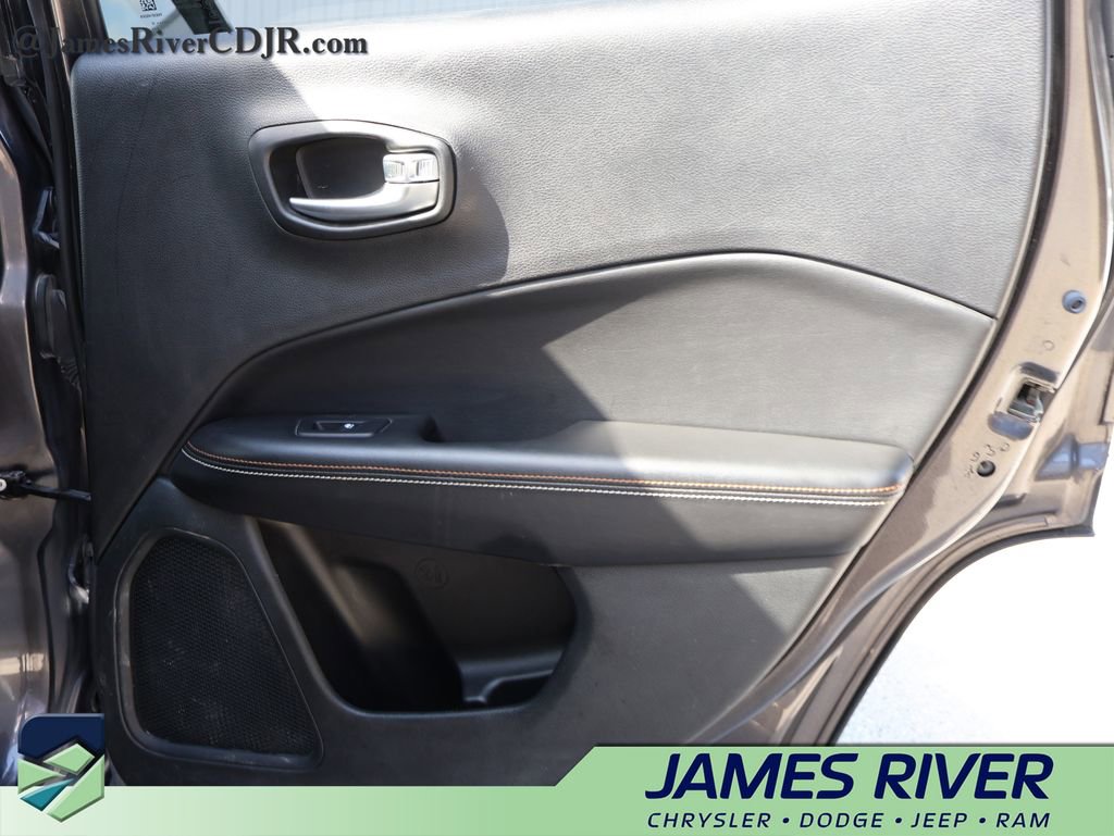 Used 2019 Jeep Compass Latitude w/ Cold Weather Group image 14
