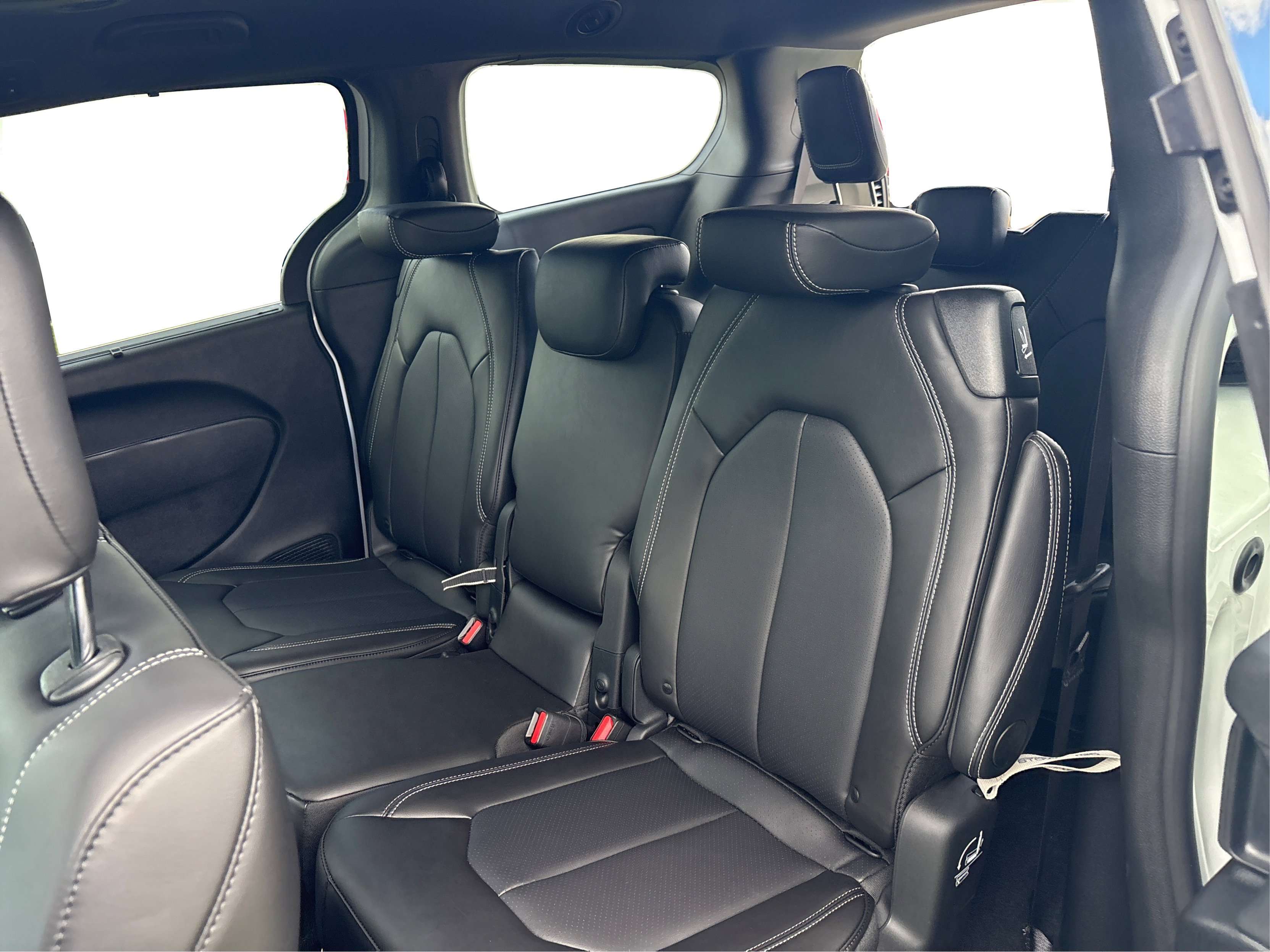 New 2026 Chrysler Pacifica Select image 10