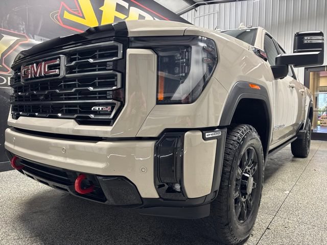 Used 2026 GMC Sierra 2500 AT4 AWD/4WD image 2