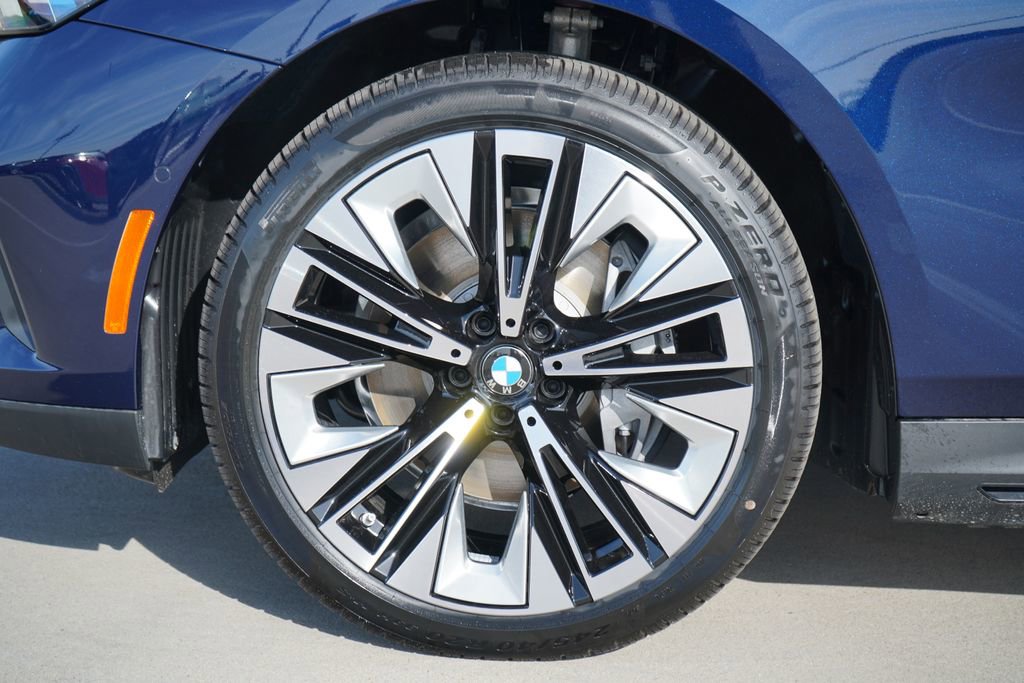 New 2026 BMW i5 eDrive40 image 5