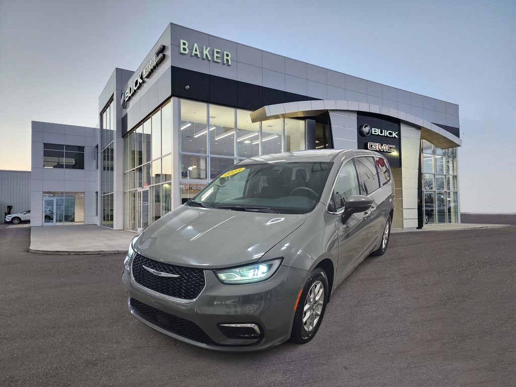 Used 2023 Chrysler Pacifica Touring-L