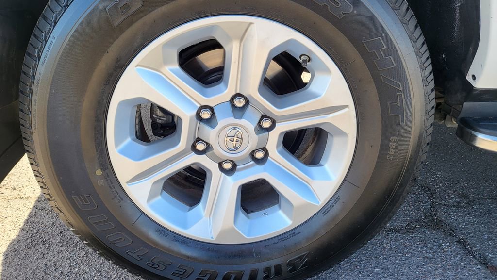 Used 2016 Toyota 4Runner SR5 Premium image 15