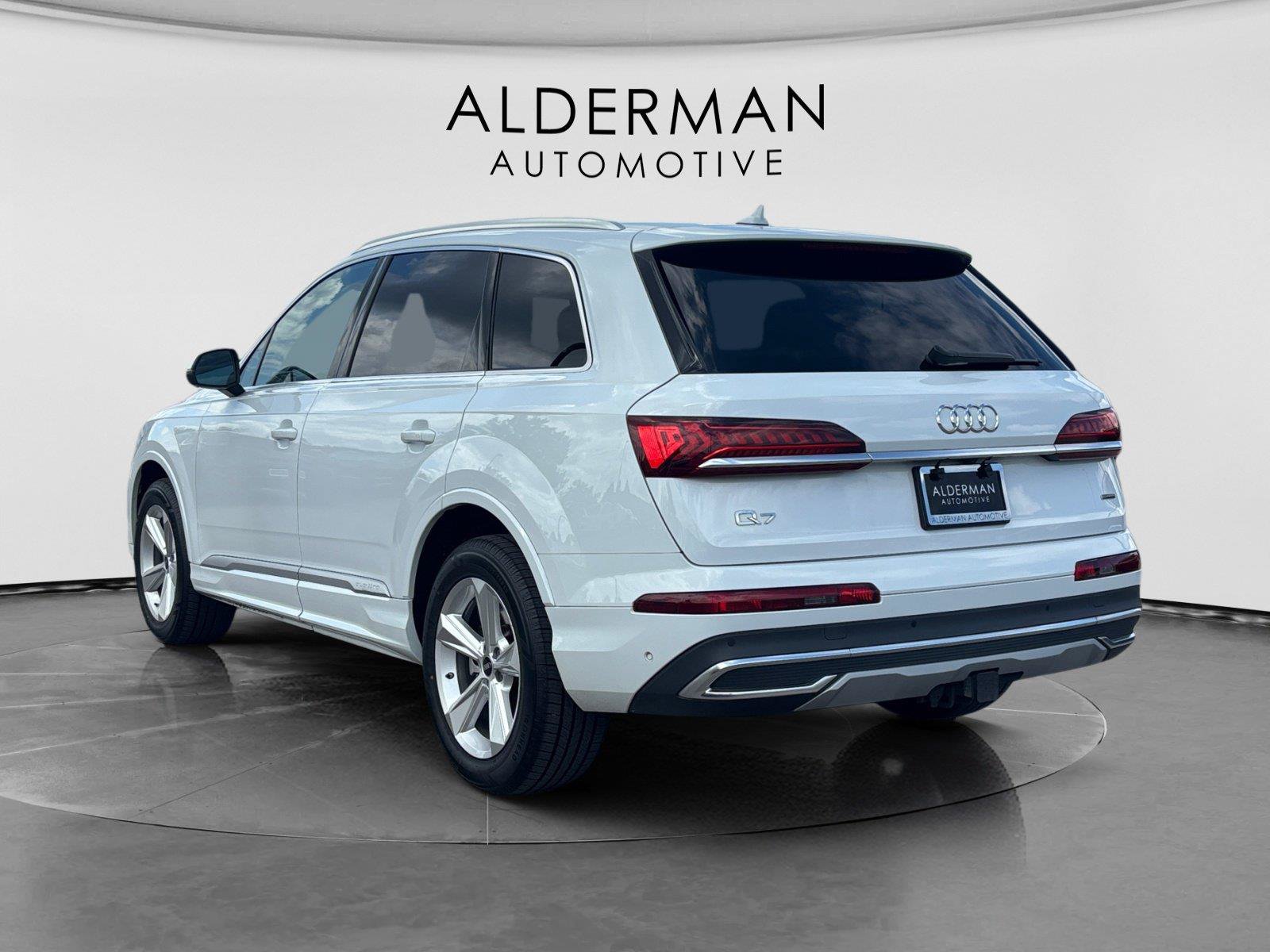 Used 2023 Audi Q7 2.0T Premium Plus w/ Premium Plus Package AWD/4WD image 3